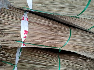 Escoba amarilla de coco Palo amarillo para barrido y limpieza tradicional Palo Nipah Palo de coco ecológico de loto azul - Product Image 6