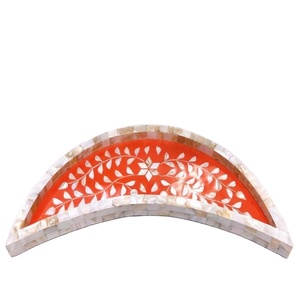 Bandejas de Nácar con Diseño Único y Novedoso en Forma de Luna, Bandeja Naranja con Incrustaciones de Nácar, con Caja y Mubkhar y Bakhoor Indios - Product Image 1