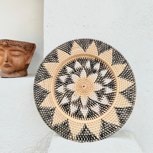 Art mural unique: Collection de plaques murales décoratives en rotin au design moderne du Vietnam - Product Image 5