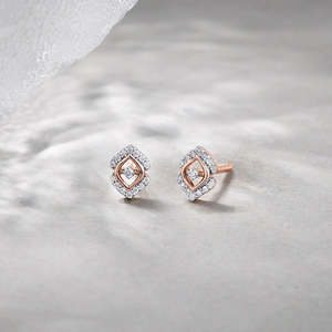 Boucles d'oreilles clous Prismara géométriques en zircon et perles, plaquées or rose ou or blanc, pour mariage, fiançailles, anniversaire - Product Image 1