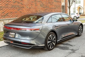 รถขับเคลื่อนสี่ล้อแบบมอเตอร์คู่ 819 แรงม้า สภาพดี ใช้งานน้อย - Product Image 2