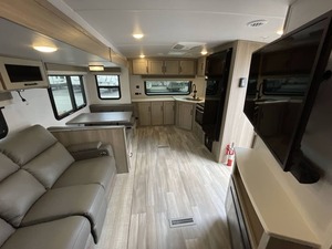 Remolque usado F-o-r-e-s-t R-i-v-e-r Flagstaff S-u-p-e-r L-i-t-e 26FKBS del 2021, listo para la venta - Product Image 6