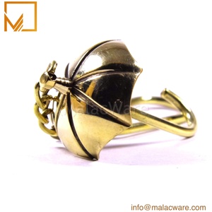 LLavero de metal de latón dorado personalizado al por mayor para uso diario con grabado de logotipo personalizado para promociones o regalos - Product Image 2