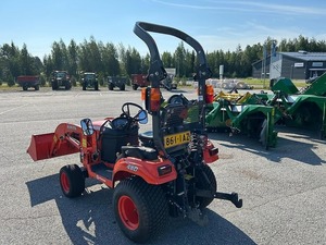 Mini-tracteur Kubota BX231+EK+Godet avec chargeur à attache rapide et godet à fixation par goupilles, prêt à l'exportation. - Product Image 5