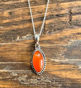 Vente en gros personnalisée de cristal de cornaline de haute qualité, petit, de forme marquise, à taille brillant, orange, en argent sterling 925, pour fiançailles et fêtes, style classique - Product Image 1