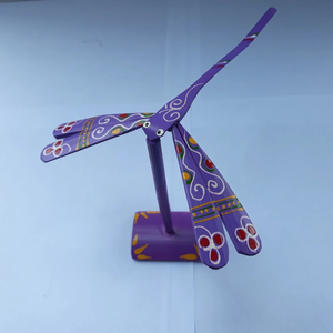 Juguete de equilibrio de dedo de libélula de bambú natural de alta calidad diseño pintado a mano decoración de Navidad de Vietnam - Product Image 1