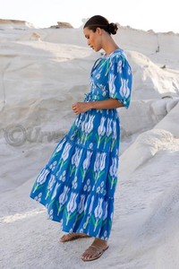 Puff Sleeve Maxi silueta con sus bolsillos de popelina de algodón suavemente estructurados y un cierre seguro de gancho y ojo en el cuello - Product Image 3