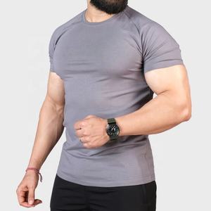 Vente chaude séchage rapide Gym Fit course hommes t-shirts grande taille avec Logo personnalisé 100% polyester t-shirts pour hommes et femmes - Product Image 4