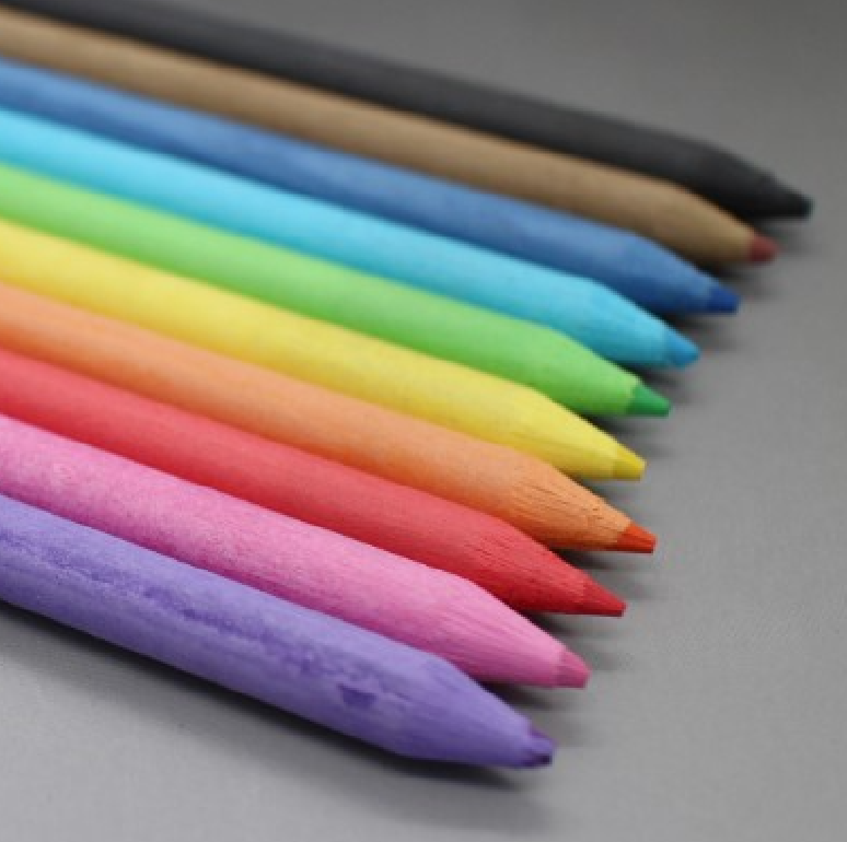 Бесплатный образец эко переработанной бумаги сделал газетный карандаш для детей