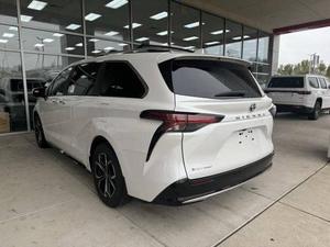 TOYOTA SIENNA PLATINUM NEUVE 7 PASSAGERS 4 CYLINDRES 5.5L 1KM 18 PLACES DIESEL TRANSMISSION AUTOMATIQUE - Product Image 6