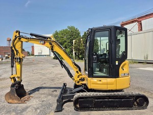 Miniexcavadora Usada 303.5E2 CR de 6 Toneladas para Construcción y Paisajismo con Motor y Caja de Cambios - Product Image 2