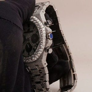 Montre unique de créateur entièrement sertie de diamants en moissanite Mouvement automatique - Product Image 2