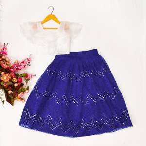 Ensemble Lehenga Choli en sequins bleu royal pour filles Shoryam Fashion |   Chemise élégante à manches bouffantes blanche avec broderie en zigzag, style ethnique pour les fêtes - Product Image 1