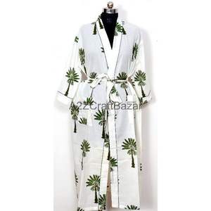 Beau kimono en coton à fleurs blanches Vêtements de nuit confortables pour femmes et vêtements de nuit thermiques Peignoir de printemps en gros avec logo sur le devant - Product Image 2