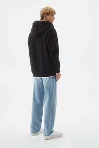 Sudadera con capucha negra personalizada con cremallera y bolsillos delanteros Capucha ajustable Mezcla de algodón suave Ropa informal cómoda - Product Image 3