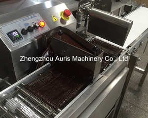 Galletas de oblea Revestimiento de <span class=keywords><strong>chocolate</strong></span> Pretzels Barras de caramelo Línea de bañador de <span class=keywords><strong>chocolate</strong></span> <span class=keywords><strong>con</strong></span> túnel de enfriamiento - Product Image 5