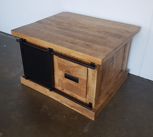 Nouvelle table basse industrielle en bois massif, buffet de style farmhouse, meuble de salon fait main et écologique - Product Image 5