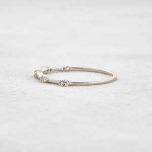 แหวนแต่งงานเงินแท้ 925 ประดับเพชรโมอิสซาไนต์ทรงกลม ดีไซน์โดดเด่น พร้อมแหวนเพชรหรูหรา - Product Image 3