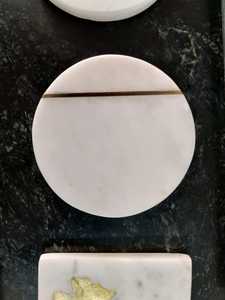 Ensemble de 4 sous-verres à thé ronds en marbre noir de qualité avec des sous-verres en pierre de taille personnalisée de haute qualité - Product Image 2