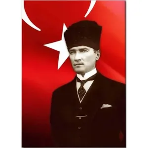 Portrait de Fida Ataturk devant le drapeau à croissant et étoile, impression sur toile - Product Image 6