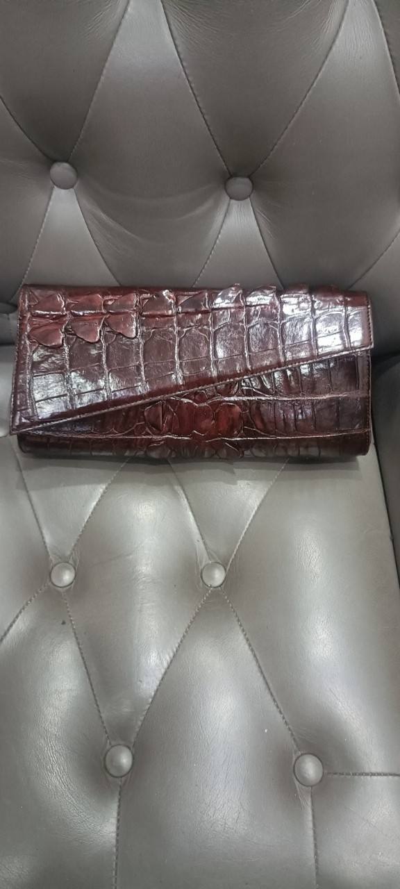 สีน้ำตาล