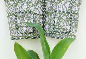 Gilet matelassé en coton Veste matelassée de style vintage, manteau à fleurs à col en V, cadeaux de vacances, veste en coton sans manches pour femmes - Product Image 2