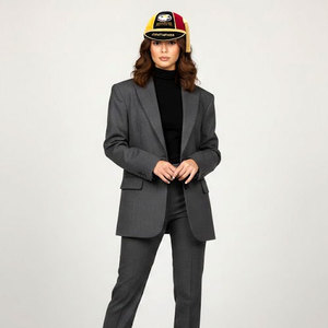 2025 Casquette d'honneur blanche de haute qualité avec broderie dorée pour la cérémonie - Product Image 1
