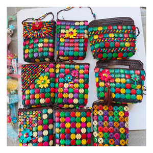 Sac rond unique en coquille de noix de coco, fait à la main et léger, à la mode et écologique, parfait pour les festivals, les vacances - Product Image 1