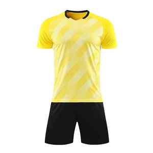 Vêtements de conception OEM maillot de football maillot de football uniforme tissu respirant matériau souple lisse meilleures caractéristiques uniforme de football - Product Image 1