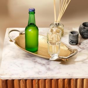 Plateau ovale doré en aluminium moulé avec poignées argentées Plateau de service élégant en métal bicolore pour la salle à manger, les cadeaux ou la décoration intérieure - Product Image 1