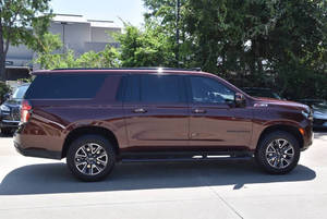 Chevrolet Suburban Z71 2023 Certificado Limpio - Product Image 3