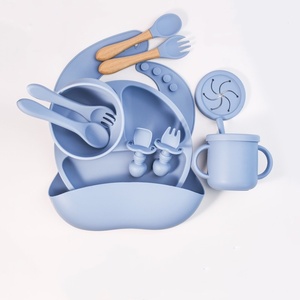 10 ensembles de vaisselle en silicone pour enfants, y compris assiettes, fourchettes, cuillères, bavoirs, tasses d'apprentissage et vaisselle en silicone pour bébé - Product Image 1
