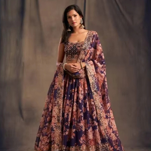 Zeel Floral Vol 2 Invierno tradicional Lehnaga Choli CATÁLOGO Ropa india y pakistaní al por mayor - Product Image 1