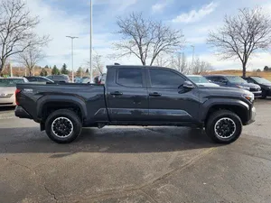 TOYOTA TACOMA TRD OFF ROAD 2024 USADO (LHD/RHD) - Product Image 6