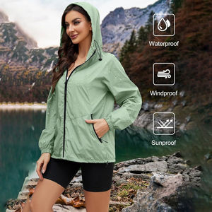 Veste Softshell pour femmes en nylon imperméable, respirante, légère et flexible pour un confort optimal par les changements de température extérieure - Product Image 2