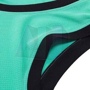 Conjunto de Camiseta y Pantalones Cortos de Baloncesto de Talla Grande, Hechos de Tela de Poliéster de Secado Rápido, Adecuados para Entrenamientos y Partidos Competitivos - Product Image 4