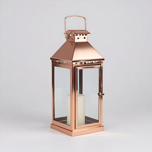 Las linternas de velas de metal más populares están disponibles en decoración del hogar y de Navidad para diferentes tamaños y colores. - Product Image 2