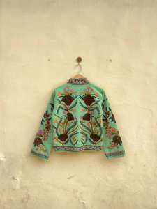 Chaqueta Bomber Unisex Hecha a Mano con Bordado Floral Suzani, Botones, Manga Larga, Acolchada, Ecológica, para Mujer, Invierno y Otoño - Product Image 4