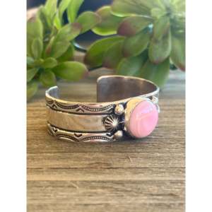 กำไลข้อมือแฟชั่นรูปเปลือกหอยสีชมพู Chimney Butte และเงินสเตอร์ลิง - Product Image 3