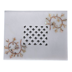 Bath Essentials SGB07 Jabonera de latón Bandeja de metal elegante para uso en el baño del hogar o del hotel - Product Image 1