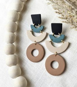 Nuevos pendientes de resina con forma de gota de agua únicos Retro, joyería de diseño geométrico pequeño de lujo ligero, pendientes versátiles para mujer - Product Image 5