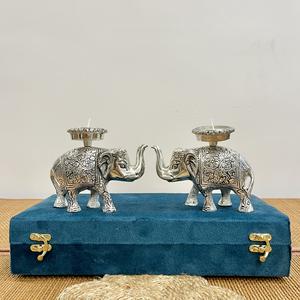 Éléphant en argent plaqué avec porte-bougie sur le dessus - Product Image 4