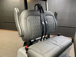 Carrito de Golf Eléctrico de Alta Calidad de 72V, Duradero, para 3-4 Pasajeros, Motor de 5KW, Velocidad de 50-70Km/h, Velocidad Máxima de 90km, Certificado CE, Peso en Vacío de 500kg - Product Image 2