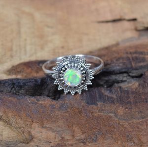 Anillo de piedras preciosas de ópalo blanco Natural tratado térmicamente de Plata de Ley 925, efecto de estrella de corte brillante, regalo de aniversario de boda perfecto para ella - Product Image 3