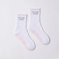 ODM Personnalisé Jacquard Logo Ruffle Reformer Chaussettes Antidérapantes Yoga Bare Pilates Chaussettes pour Femmes Vente en Gros Échantillon Support