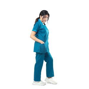 Ensemble de Blouse et Pantalon Médical Femme Haute Qualité, Faible MOQ, Manches Courtes, Fermeture Latérale à Boutons, Respirant, Séchage Rapide, Personnalisable pour Hôpital - Product Image 2