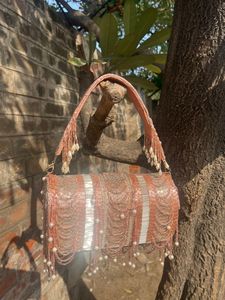 Sac à main élégant brodé de perles de créateur Sac à main de mariage et de fête fait à la main de meilleure qualité pour les femmes un accessoire de luxe chic - Product Image 2