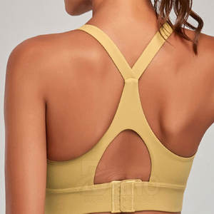 Conjunto de yoga cómodo y ligero para mujer Patrón sólido Tallas grandes Hecho en Pakistán Diseño personalizable - Product Image 3