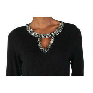 Maglione da Donna INC International Concepts con Decorazioni e Scollo a Goccia, Nero, Taglia Grande per la Stagione Autunnale - Product Image 3