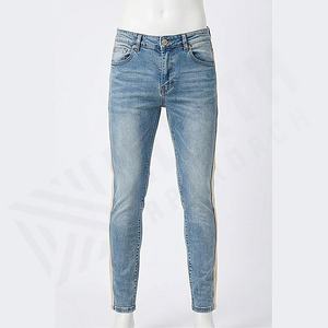 กางเกงยีนส์ลำลองผู้ชาย ขายส่งราคาถูก ดีไซน์ยอดเยี่ยม รับผลิตตามแบบ กางเกงยีนส์สีเข้มขายดี รับทำโลโก้แบรนด์และสีตามสั่ง - Product Image 1